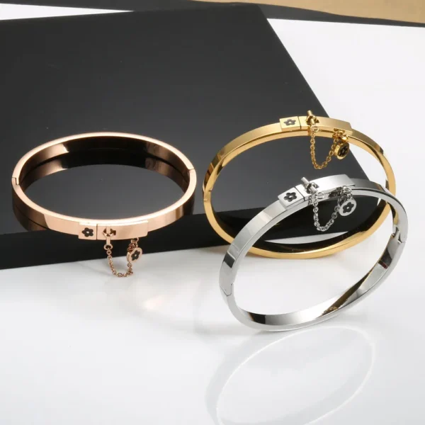 Bracelete Charme Banho em Ouro 18k - Imagem 3