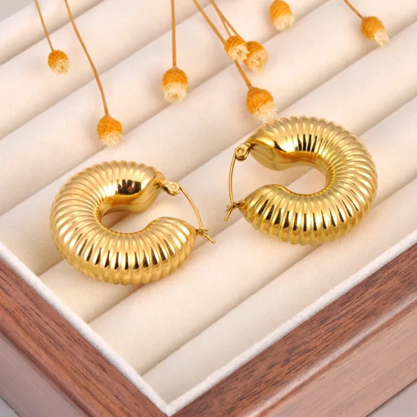 Brinco Argola Espiral Banho em Ouro 18k 2 - Imagem 2