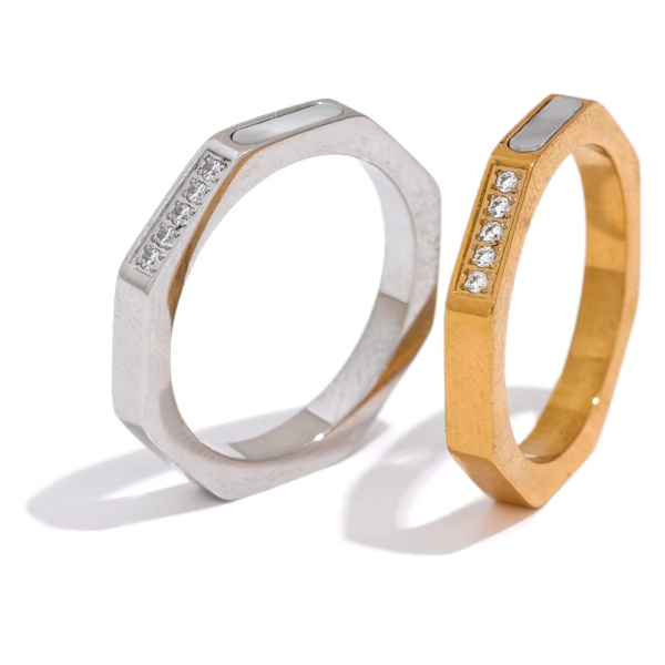 Anel Octo Strass Zircônia & Concha Natural Banho em Ouro 18k