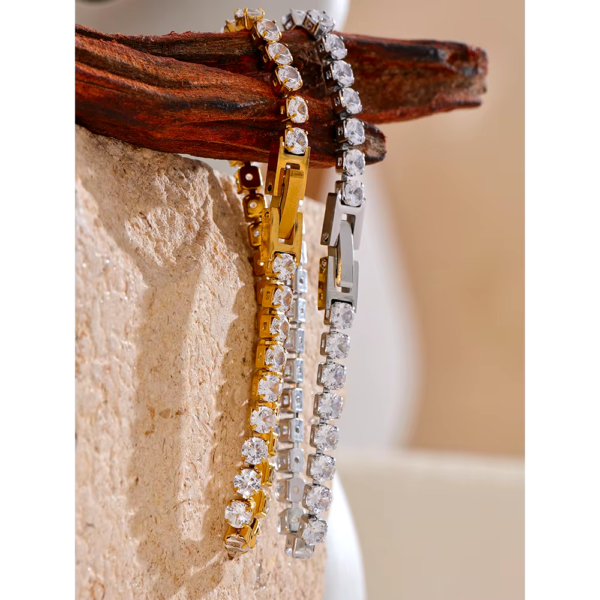 Pulseira Sutileza Zircônias Banho em Ouro 18k - Imagem 2