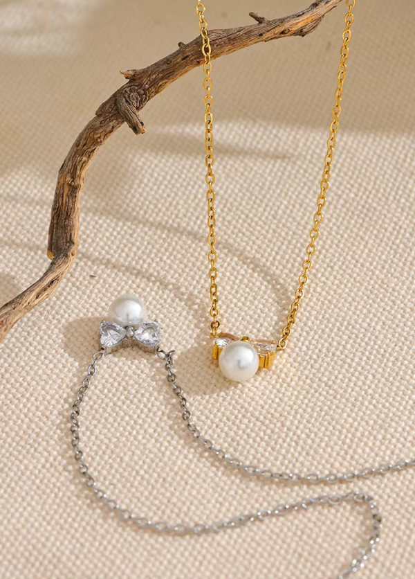 Colar com Pingente de Pérola e Laço de Zircônia Banho em Ouro 18k - Imagem 2