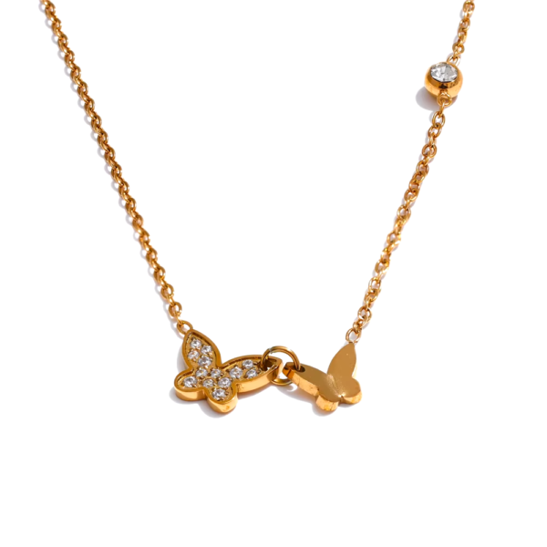 Colar Borboleta e Zircônias Banho em Ouro 18k