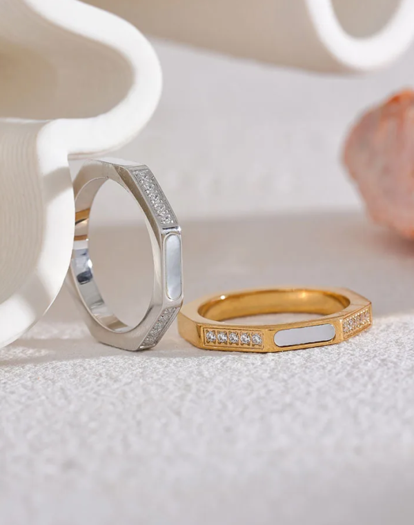 Anel Octo Strass Zircônia & Concha Natural Banho em Ouro 18k - Imagem 3