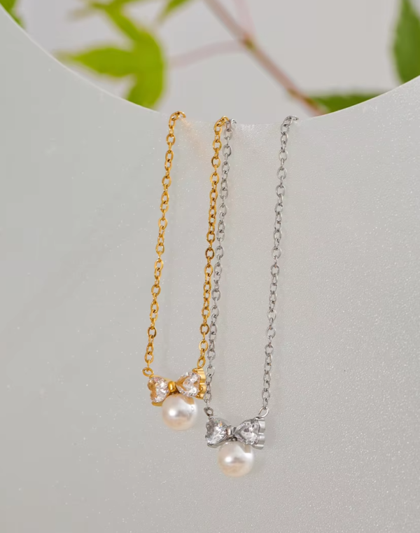 Colar com Pingente de Pérola e Laço de Zircônia Banho em Ouro 18k - Imagem 4