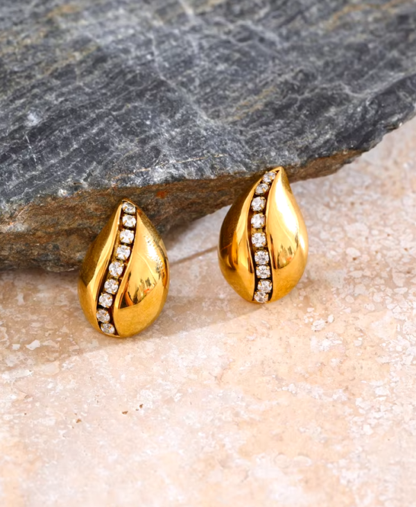 Brinco Gota Cravejada Zircônias Banho em Ouro 18k - Imagem 2