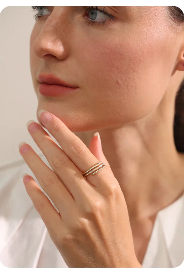 Anel Camadas Zircônias Banho em Ouro 18k - Imagem 4