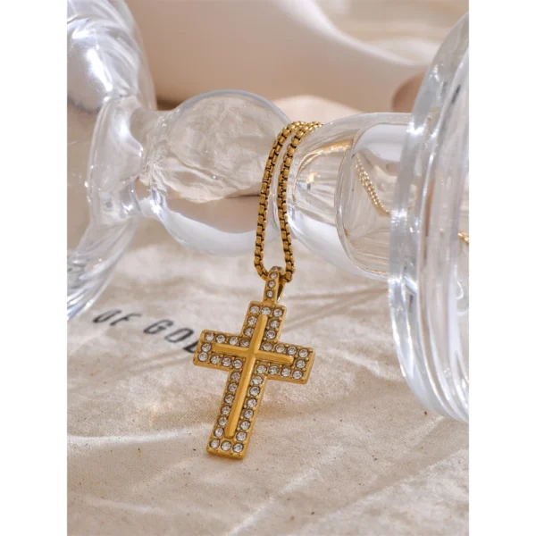 Colar Cruz Zircônias Banho em Ouro 18k - Imagem 3