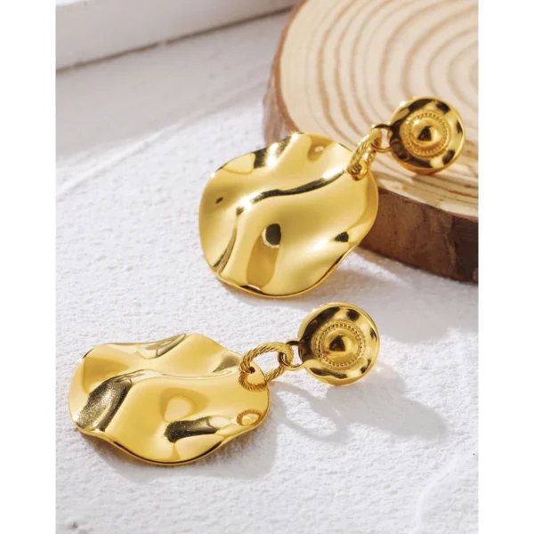 Brinco Prato Irregular Banho em Ouro 18k - Imagem 3