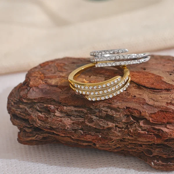 Anel Camadas Zircônias Banho em Ouro 18k - Imagem 3