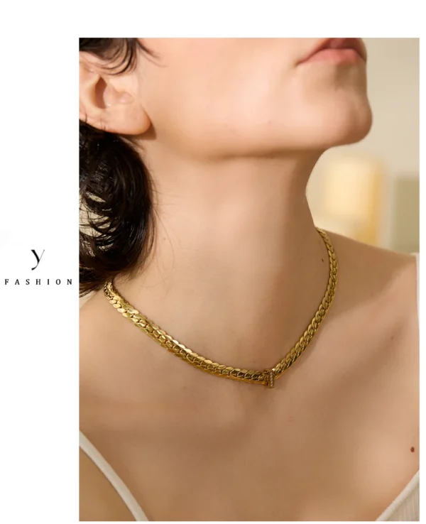 Colar Gargantilha Minimalista Banho em Ouro 18k - Imagem 3