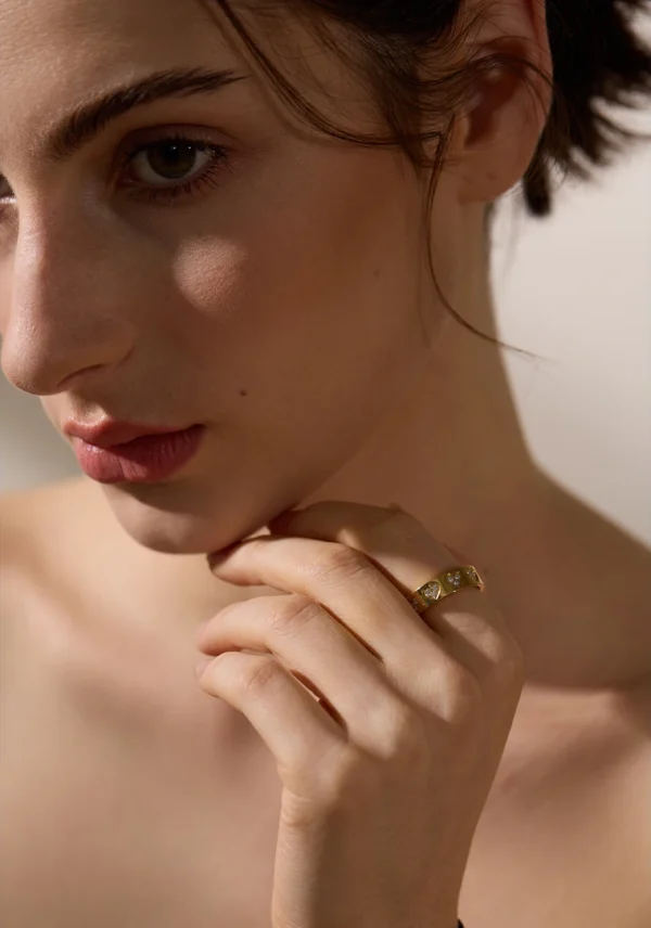 Anel Corações com Zircônia Banho em Ouro 18k - Imagem 4