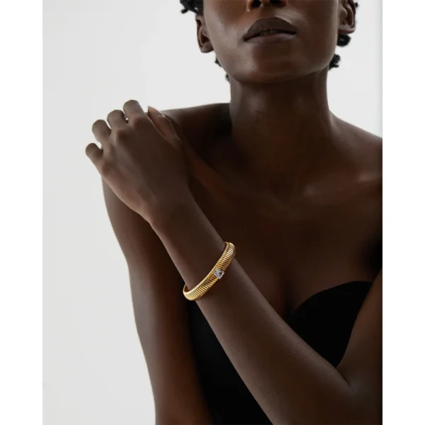 Anel Minimalista Zircônia Ajustável Banho em Ouro 18k - Imagem 2