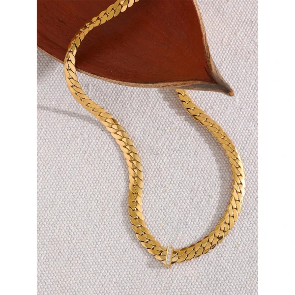 Colar Gargantilha Minimalista Banho em Ouro 18k - Imagem 2