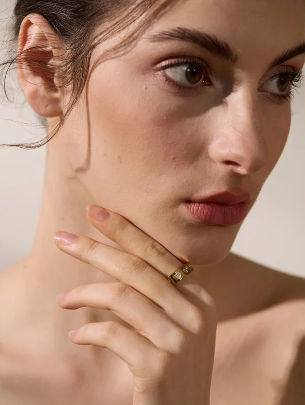 Anel Corações com Zircônia Banho em Ouro 18k - Imagem 3