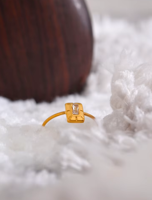 Anel Light Uniq Zircônia Banho em Ouro 18k - Imagem 2