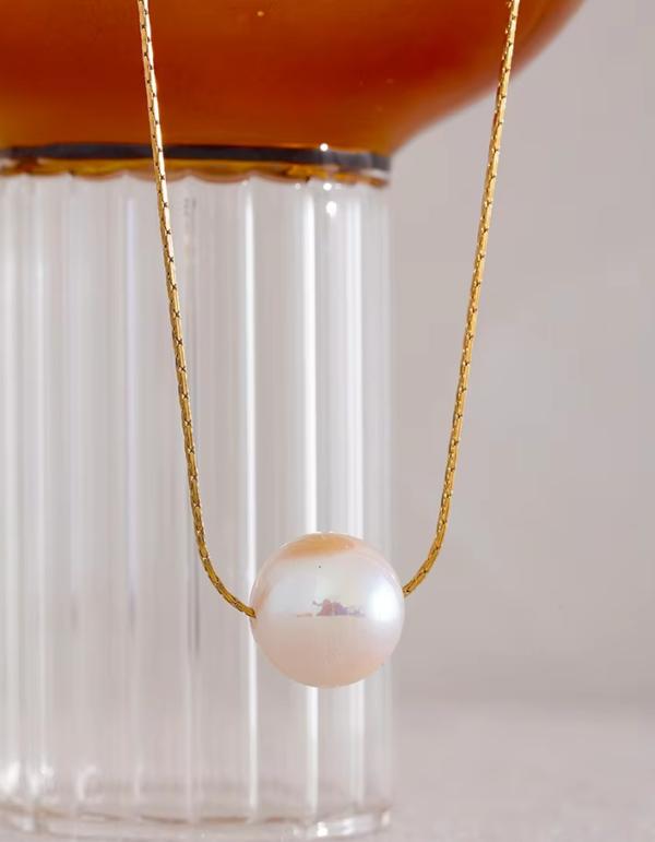 Colar com Pingente de Pérola Banho em Ouro 18k - Imagem 3