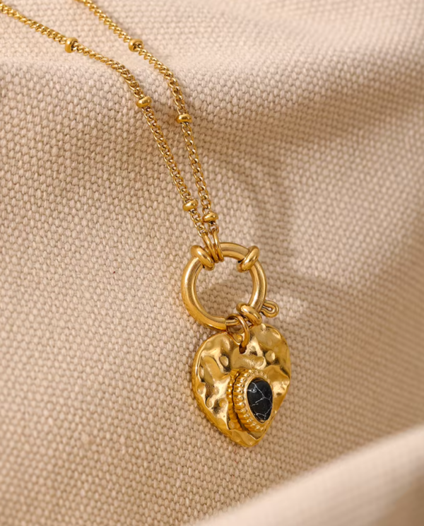 Colar Coração Ônix Banho em Ouro 18k - Imagem 3
